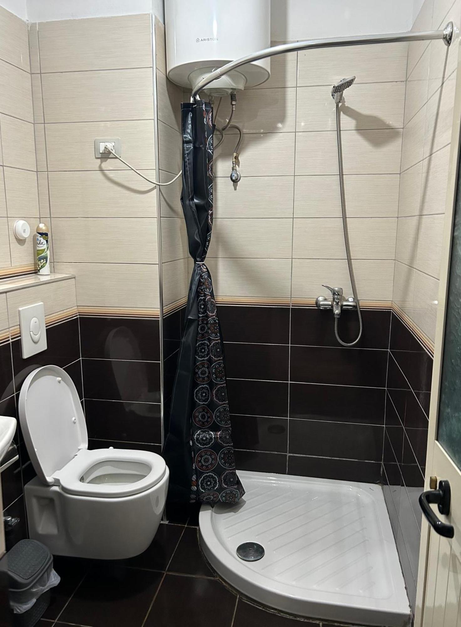 A&X Cozy And Tranquil Apartment - 24H Self Check-In Tirana Bagian luar foto