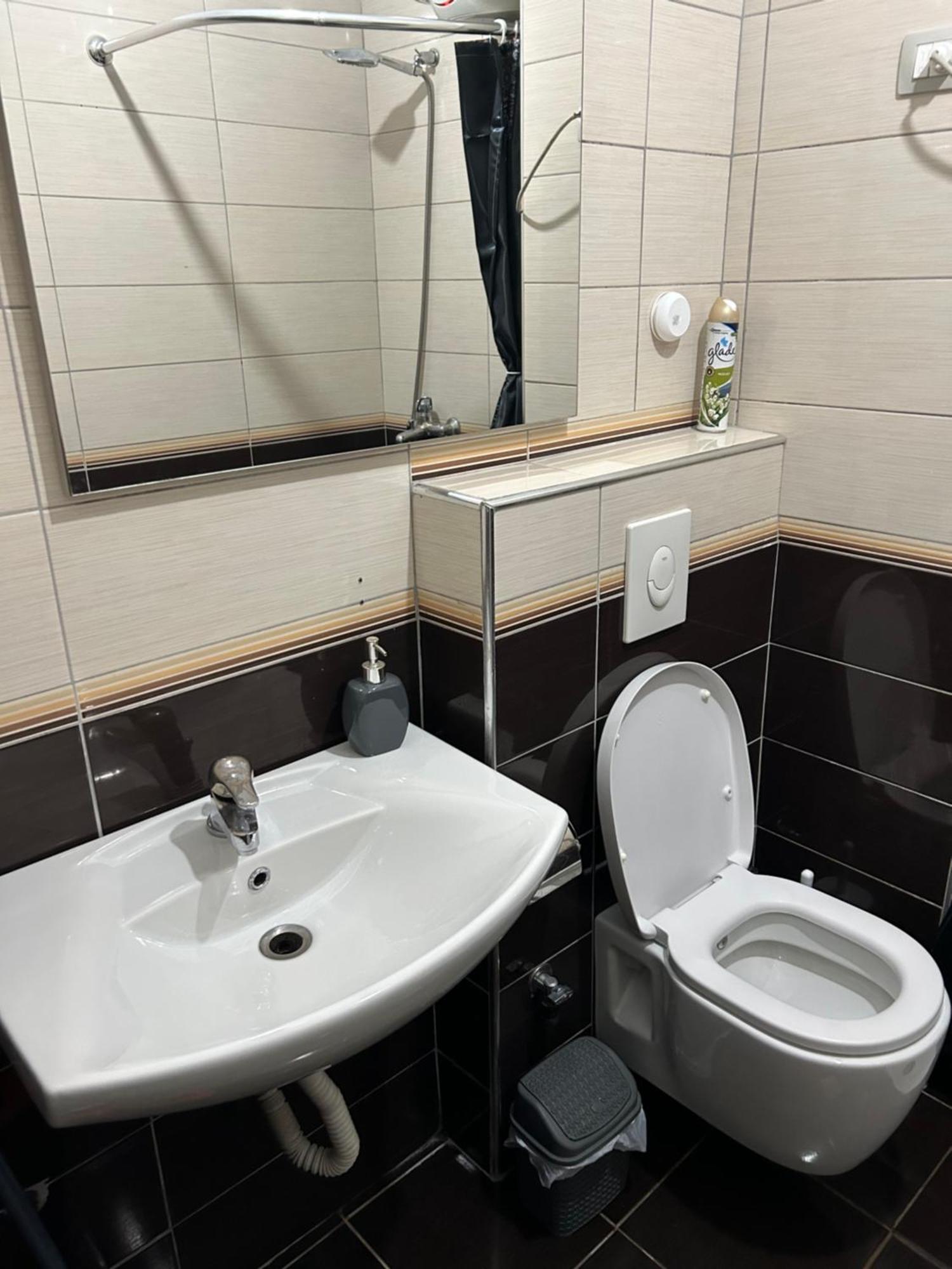 A&X Cozy And Tranquil Apartment - 24H Self Check-In Tirana Bagian luar foto