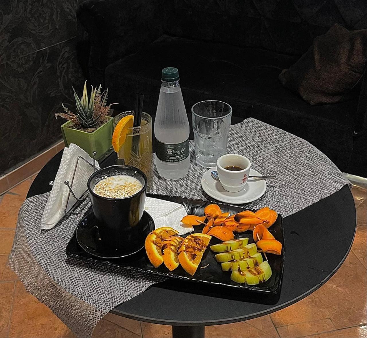 A&X Cozy And Tranquil Apartment - 24H Self Check-In Tirana Bagian luar foto